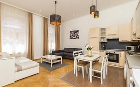 Real Apartments Révay